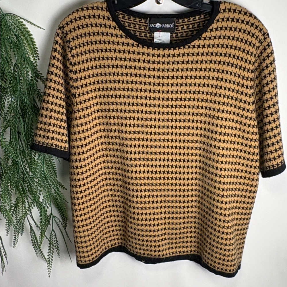 Sag Harbor Black and Tan Houndstooth Top